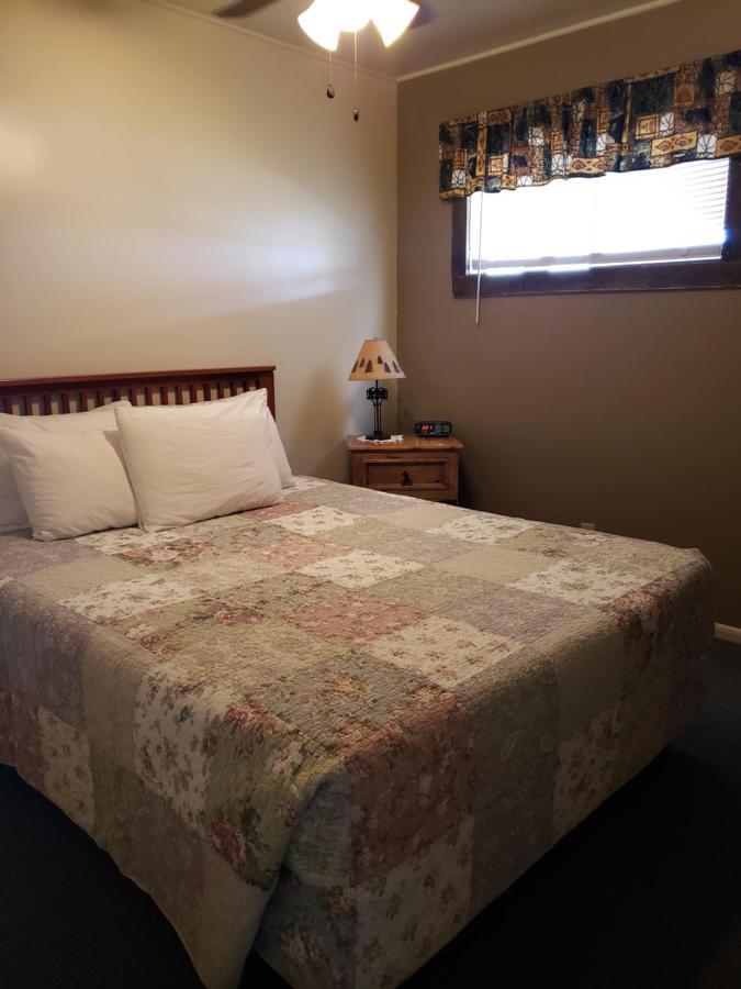 Flaming Gorge Resort Dutch John Екстер'єр фото