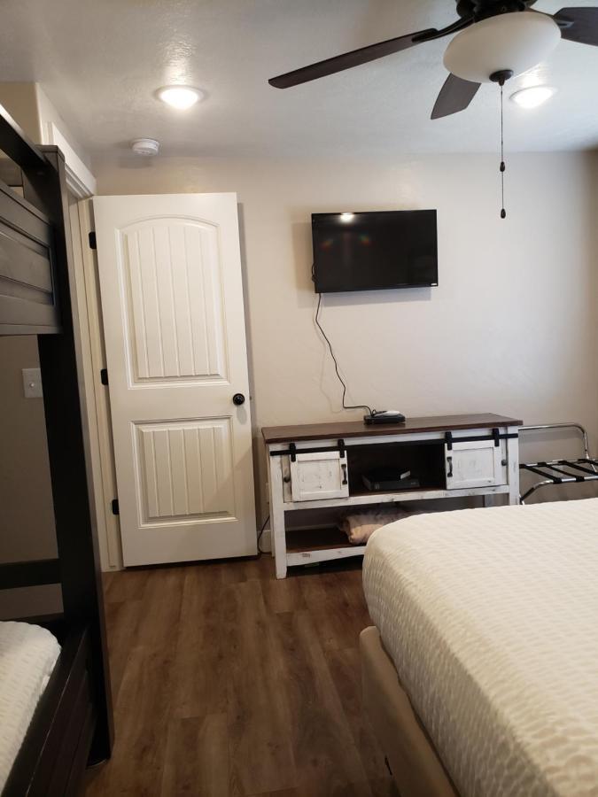 Flaming Gorge Resort Dutch John Екстер'єр фото